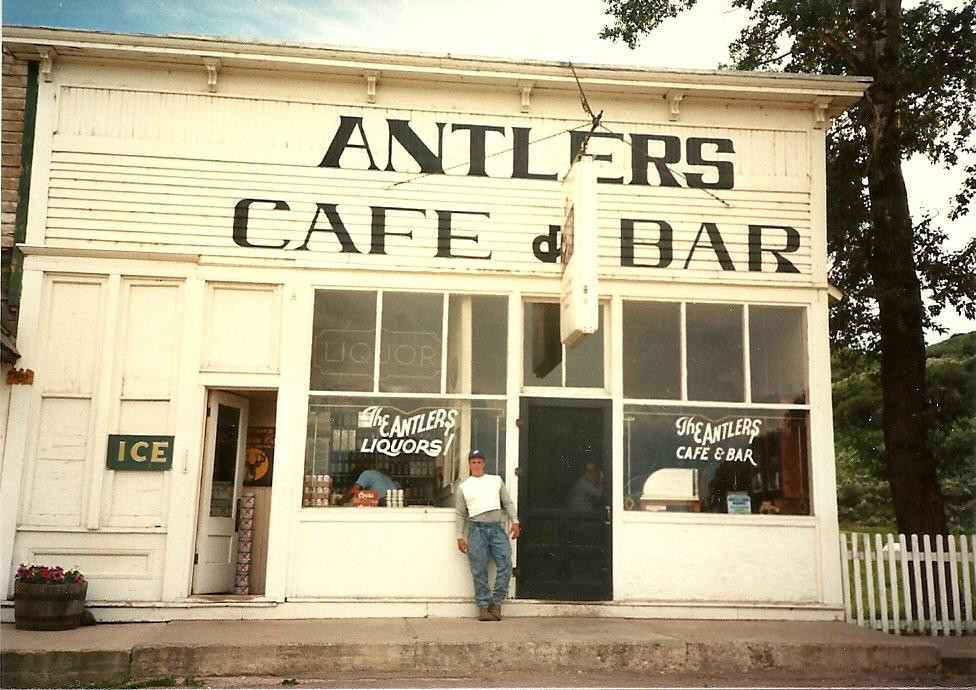 Yampa餐馆和美食-Antlers Cafe and Bar