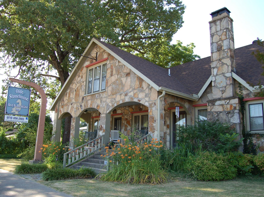 Spring River Stonehouse Inn