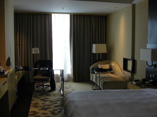 浦西万怡酒店主图