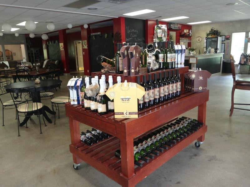 Cave Hollow West Winery-汉尼拔必去景点