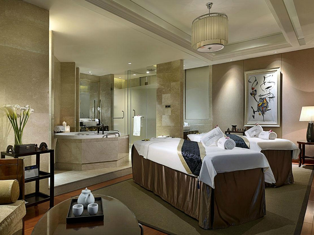 镇江兆和皇冠假日酒店主图