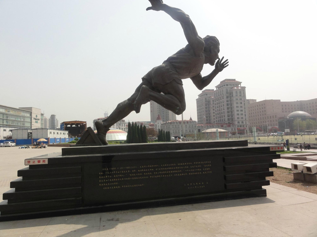 大连奥林匹克广场-大连市必去景点