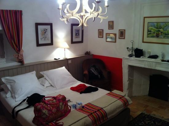 欧思尼尔城堡酒店主图