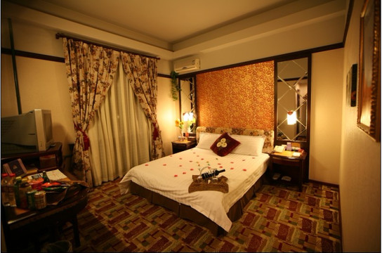 勃莱梅酒店(中央大街索菲亚教堂店)主图