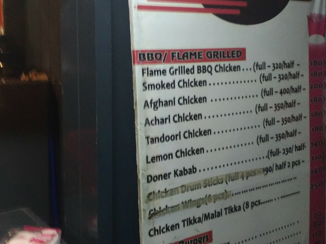 Pitambar Hat Bajali餐馆和美食-Grill Republica