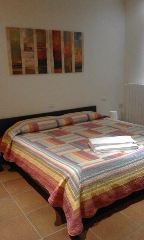 Ad Hoc B&B-官方