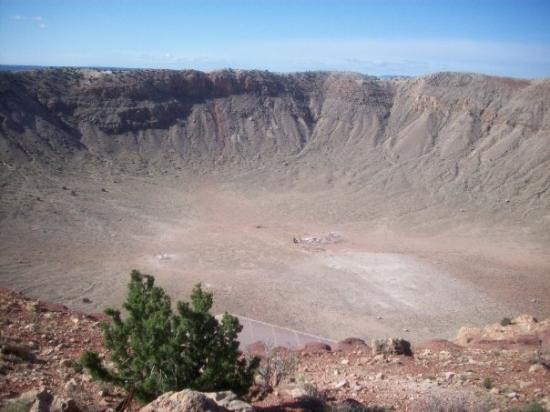巴林杰陨石坑-温斯洛必去景点