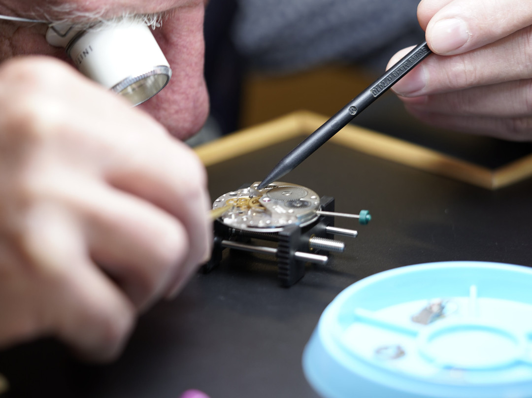 Initium Watches-勒努瓦尔山必去景点