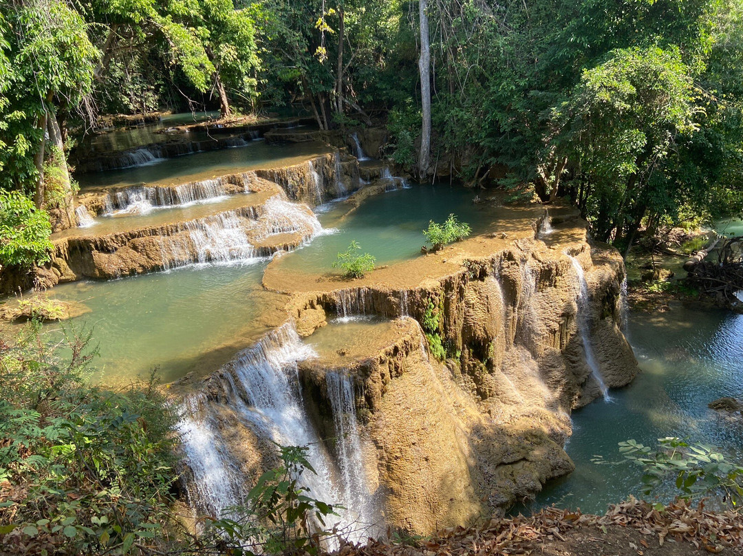 Huay Mae Khamin Waterfalls景点图片