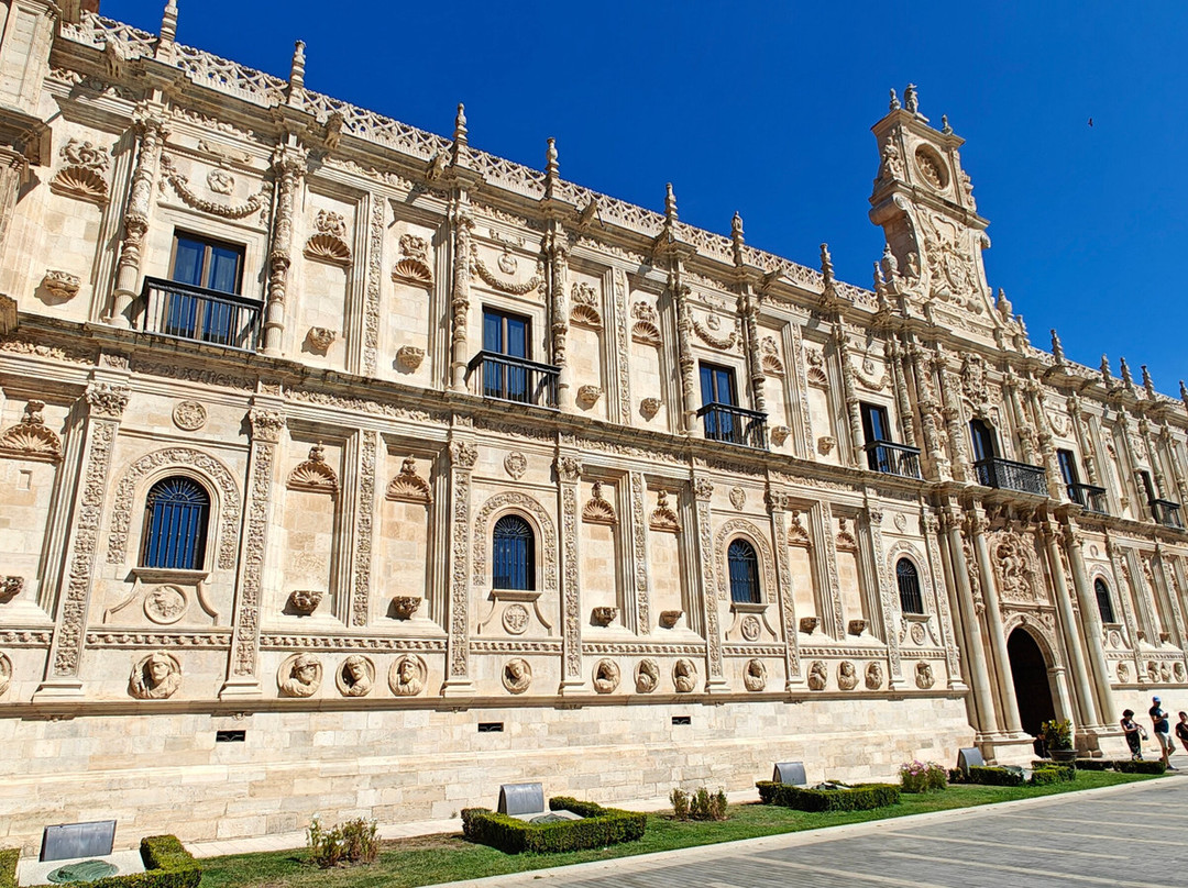 Parador de León主图