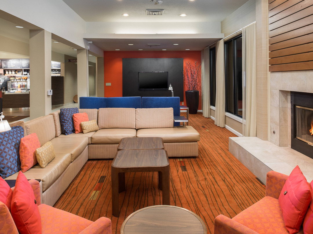 瓦卡维尔万怡酒店主图