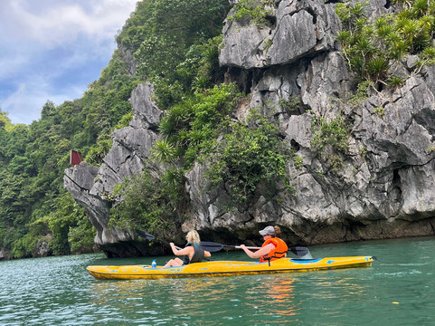 The Halong Catamaran-下龙湾必去景点