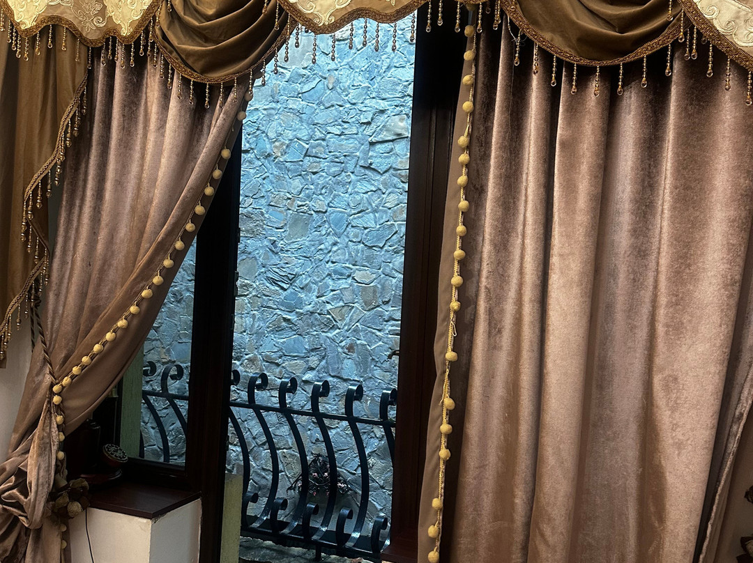 科罗娜莫德伟酒店主图