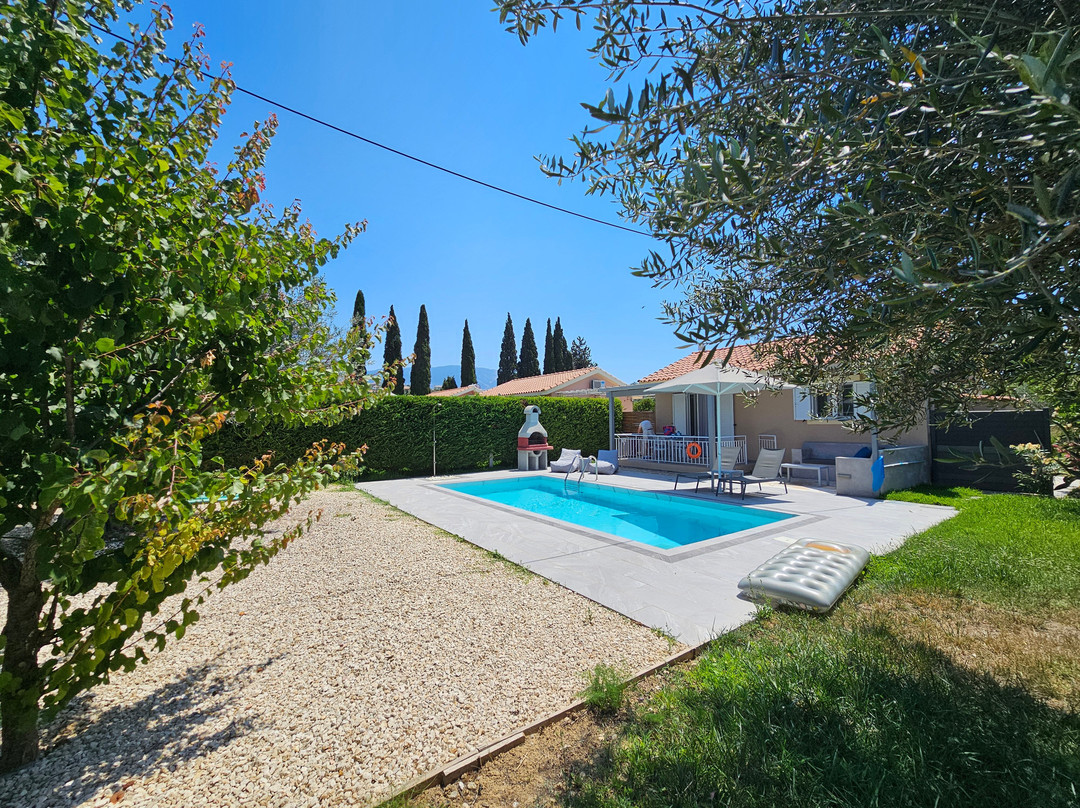 Cypress Garden Villas主图