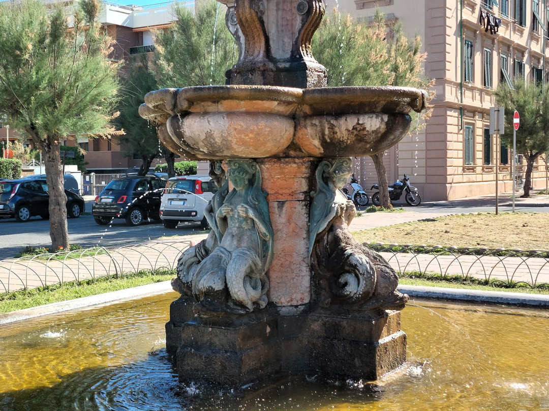 Fontana del Nettuno景点图片