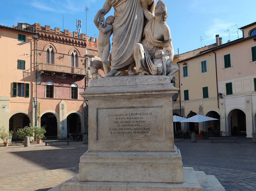 Piazza Dante景点图片