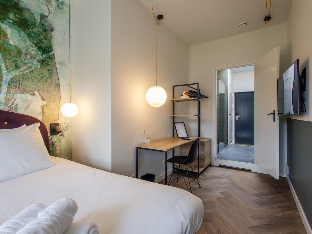 拜德湖酒店主图