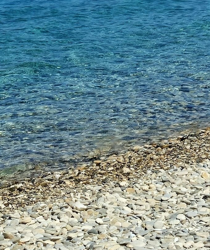 Tsamadou Beach景点图片