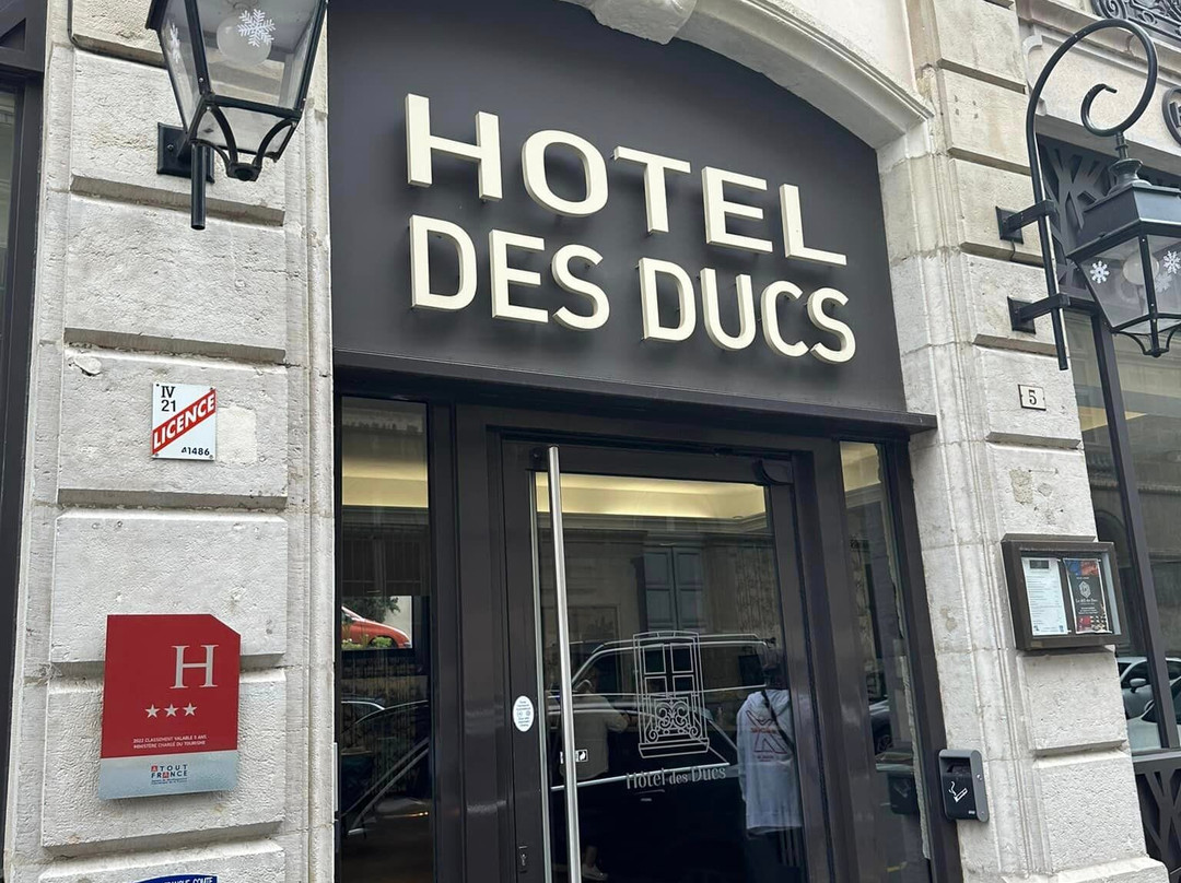 德杜克斯酒店主图