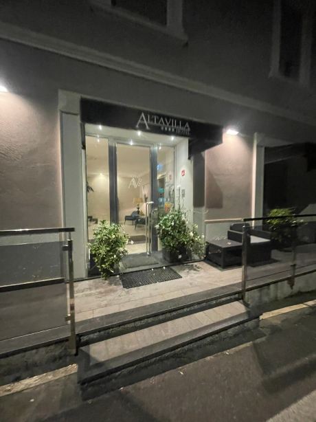 卡坦扎罗阿尔塔维拉酒店-官方