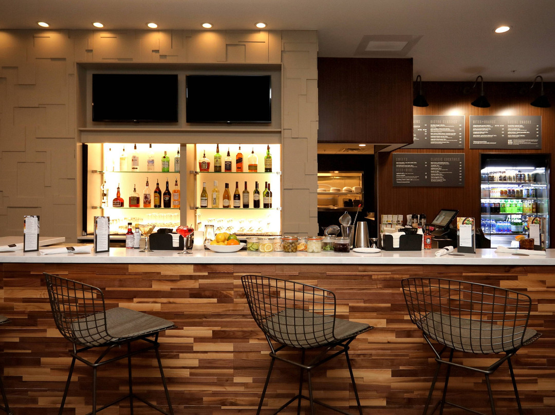 Bishops Corner酒店住宿-Courtyard Southington