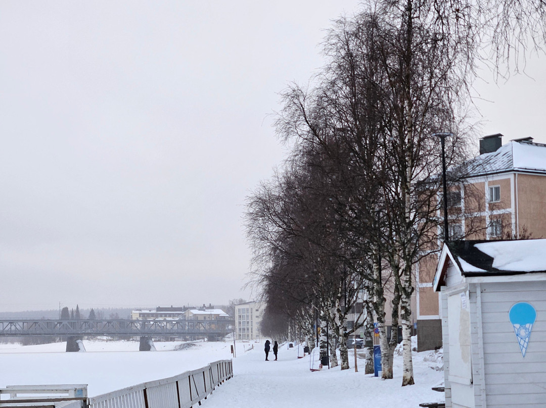 Lumberjack's Candle Bridge-罗瓦涅米必去景点