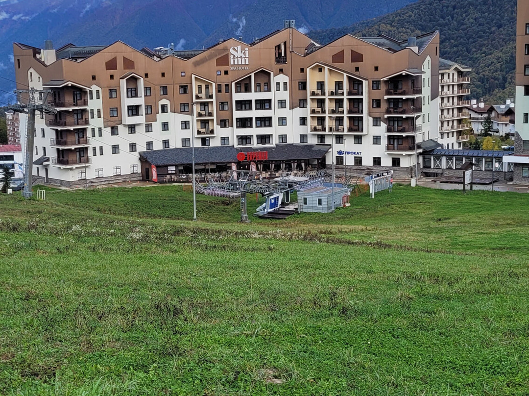 Ski Inn Spa Hotel主图