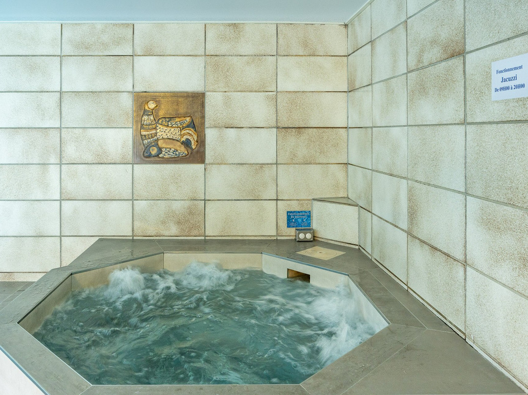 Au Bois le Sire主图