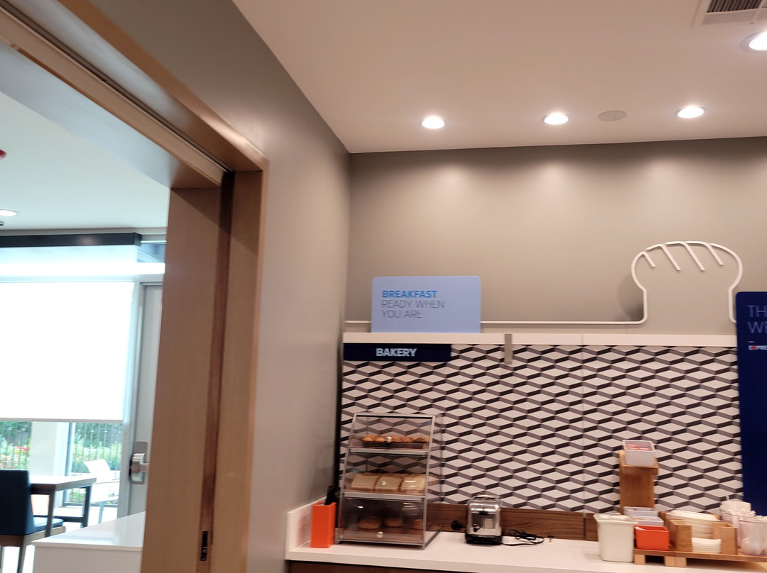 Holiday Inn Express & Suites Hawaiian Gardens By IHG主图