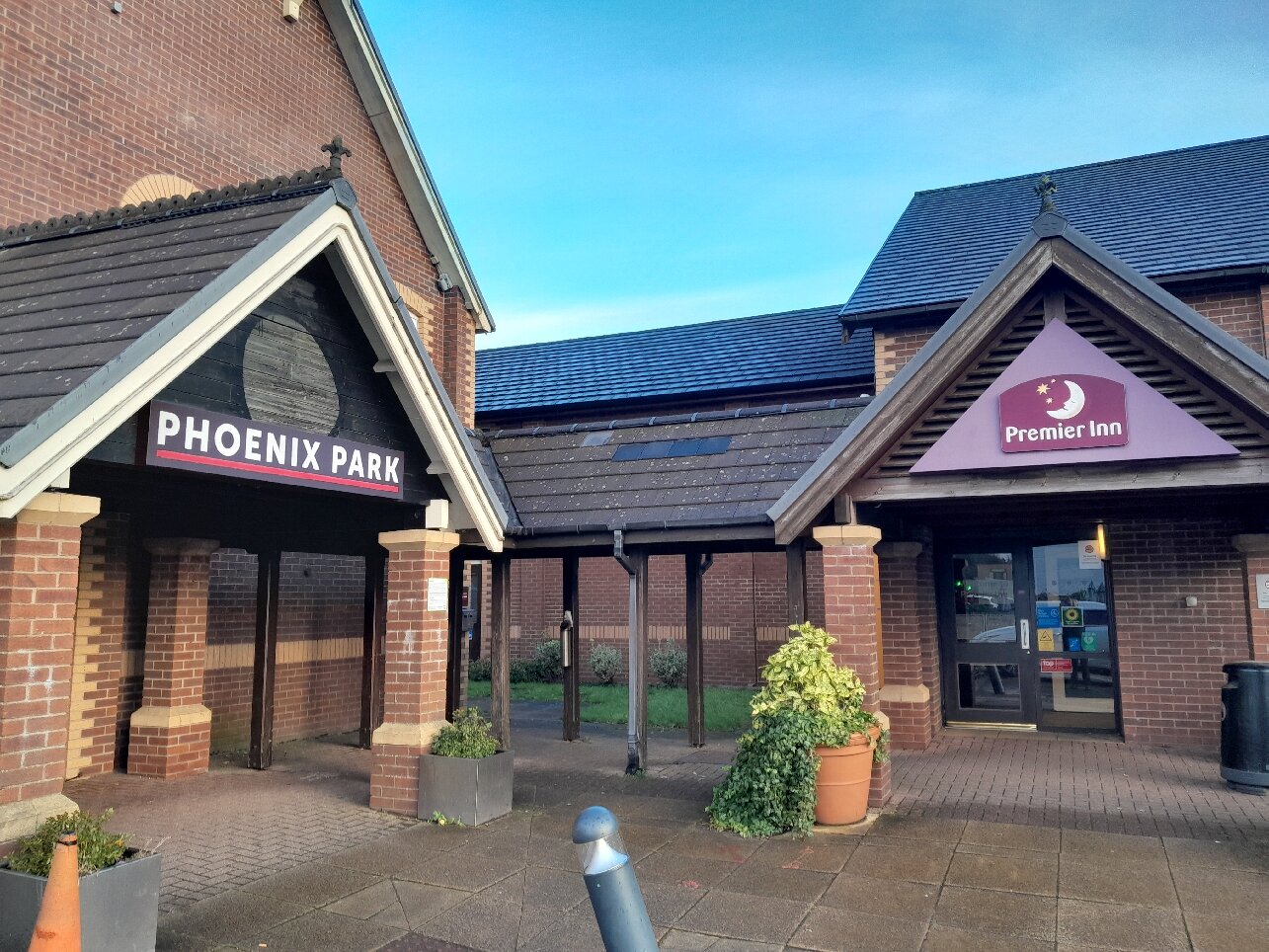 Premier Inn Glasgow (Paisley) hotel-官方