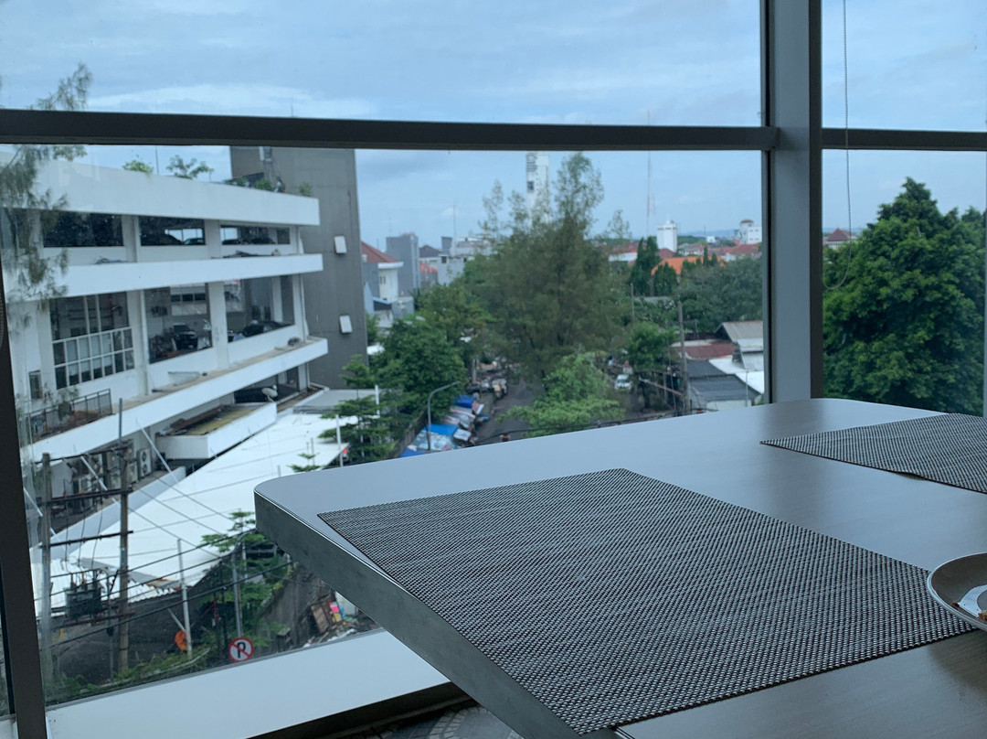 HARRIS Hotel & Conventions Bundaran Satelit Surabaya主图