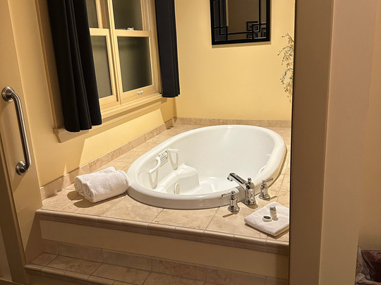 四姊妹1906旅馆主图