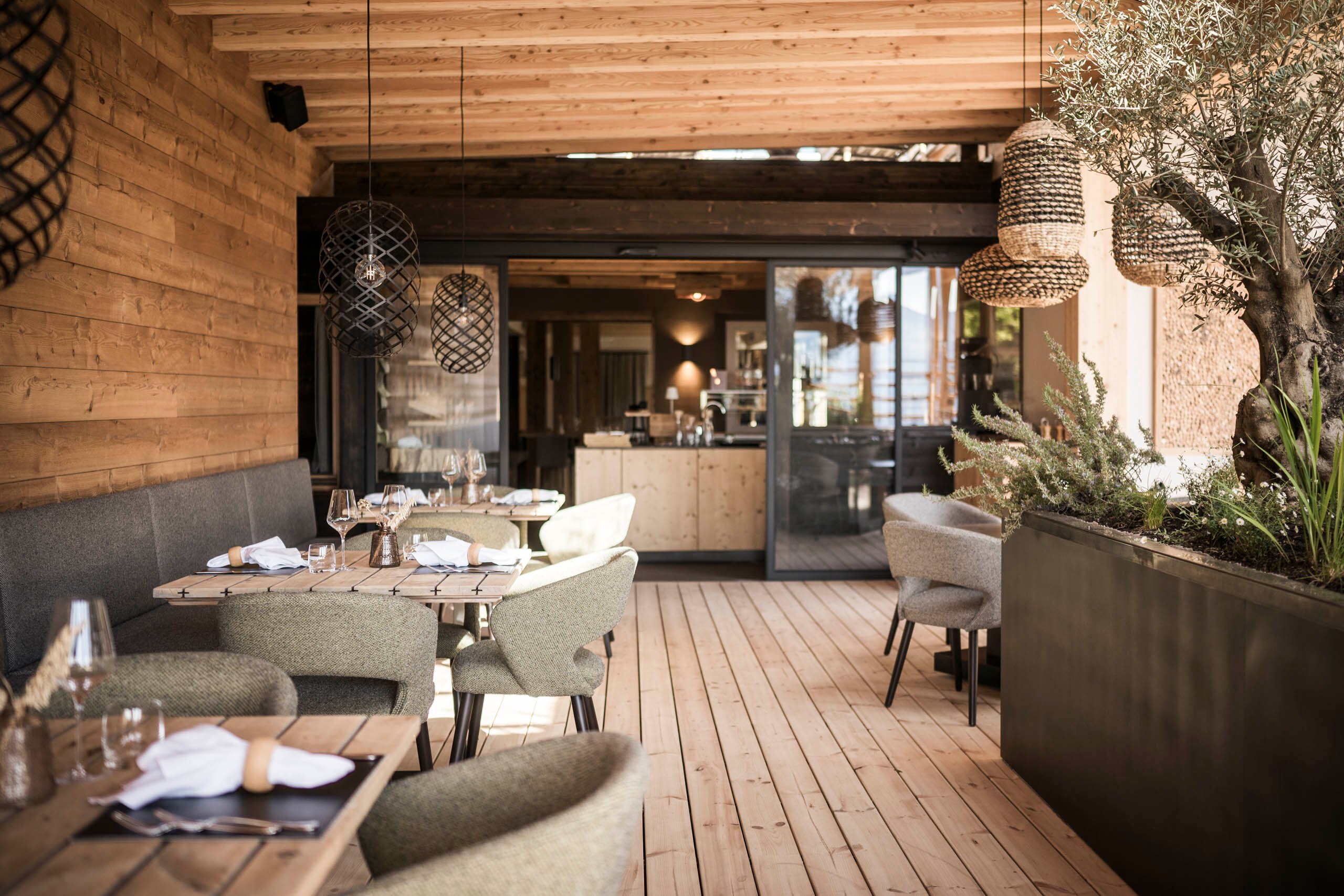 Presulis Hideaway Apartments & Restaurant-餐饮