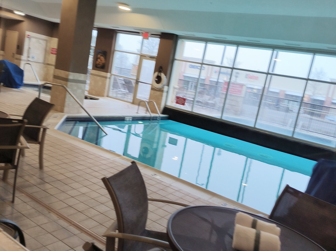 Drury Inn & Suites Burlington主图