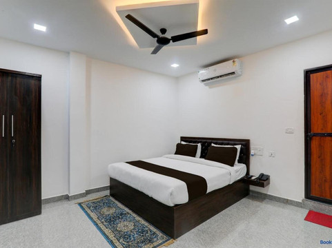 Oyo Flagship Hotel Mk Palace