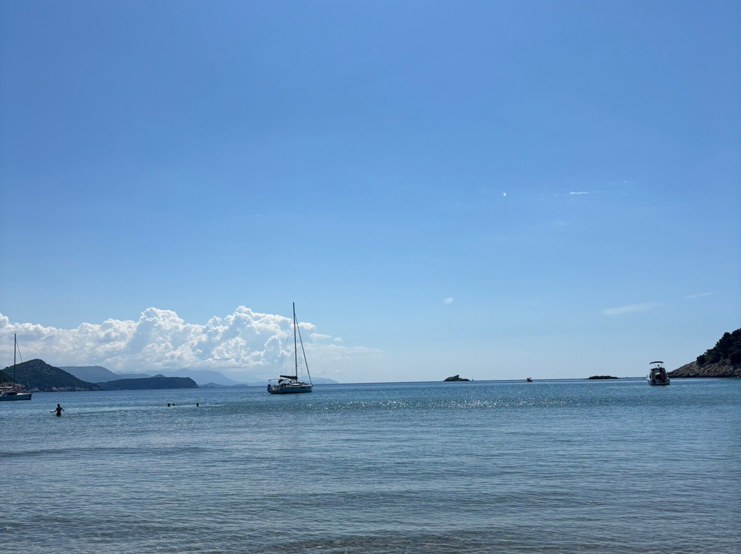 Sunj Beach景点图片