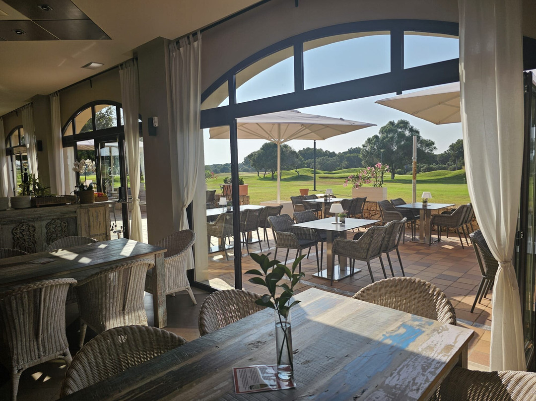 L-club Restaurant & Bar