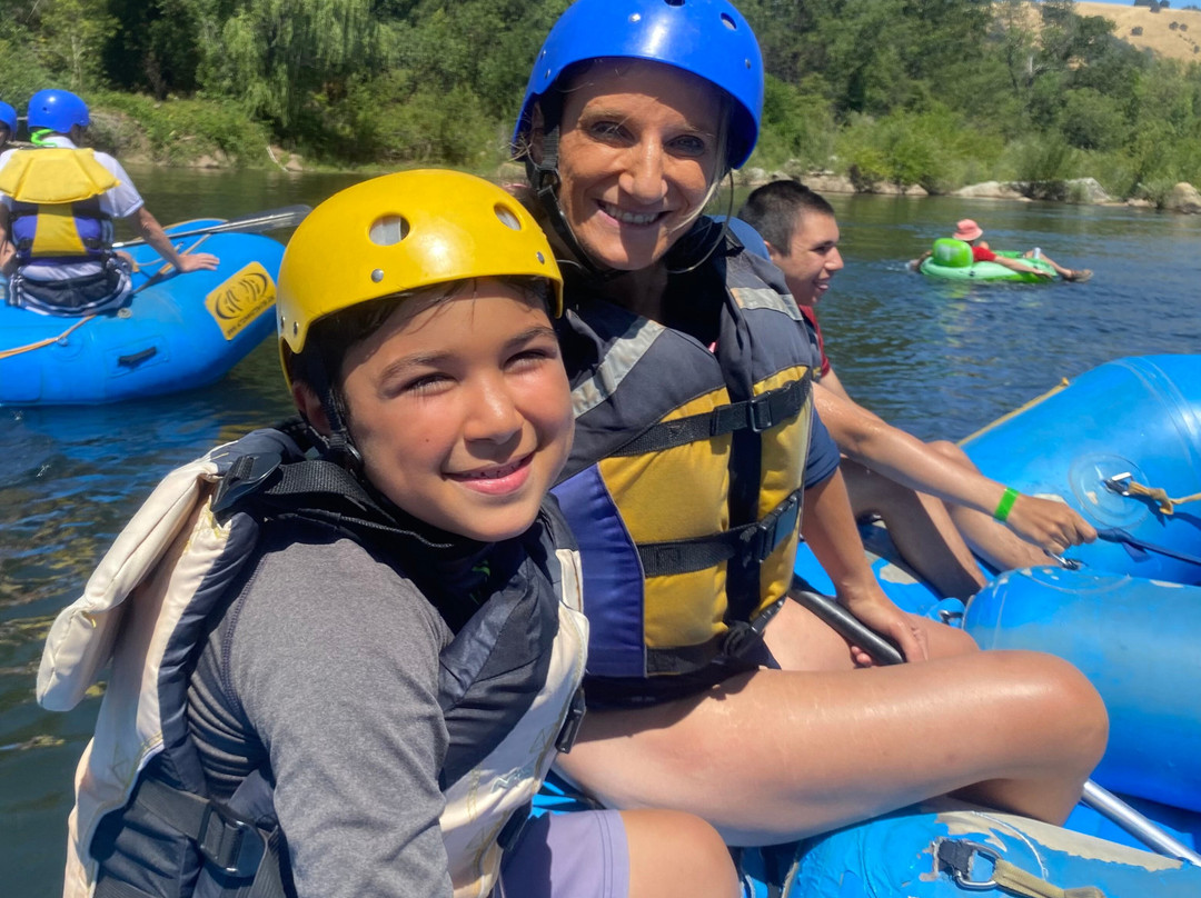 Action Whitewater Adventures-Lotus必去景点