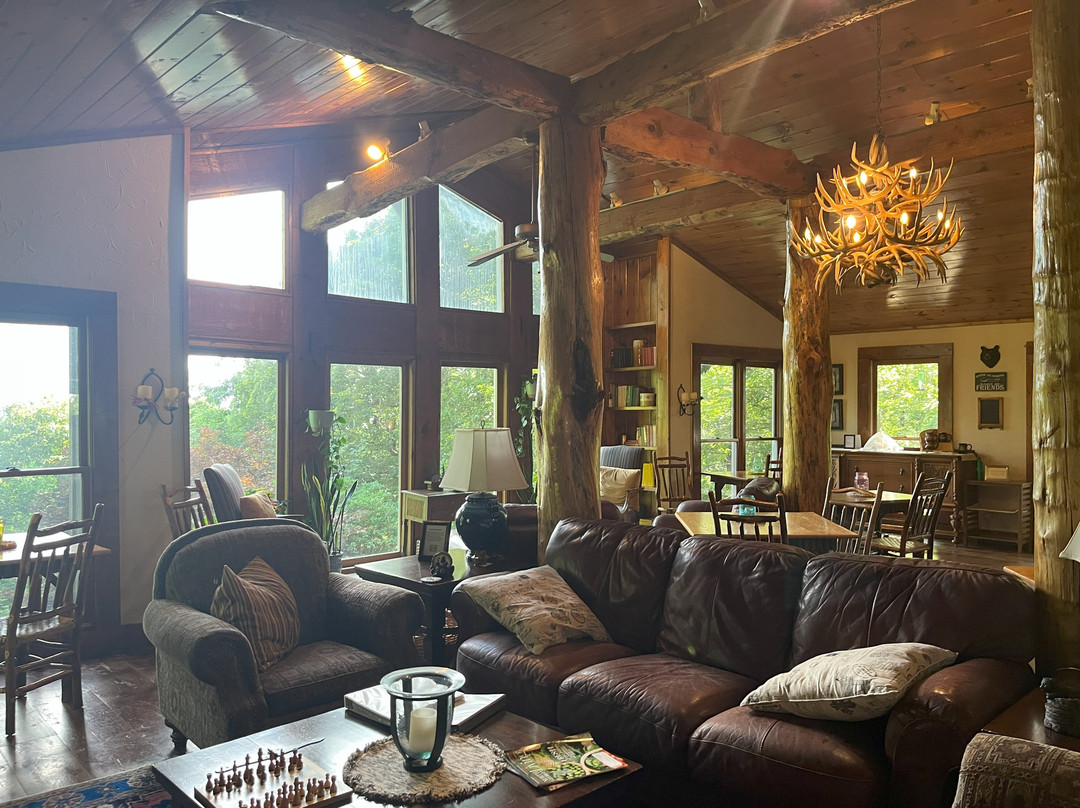 The Overlook Inn主图