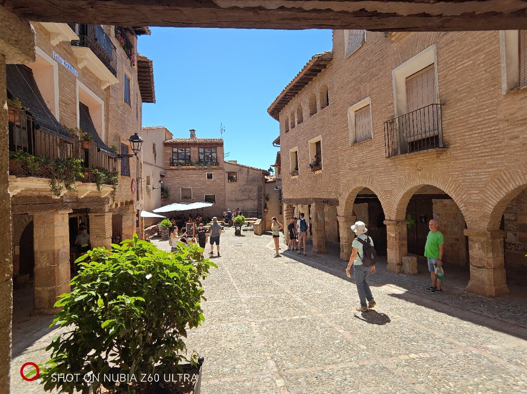 Plaza Rafael Ayerbe-Alquezar必去景点