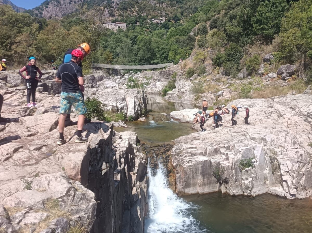 Bureau des Moniteurs d'Ardeche Meridionale-瓦隆蓬达尔克必去景点
