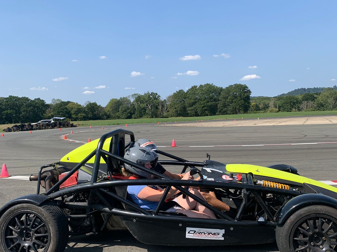 Everyman Racing Dunsfold Aerodrome-Cranleigh必去景点