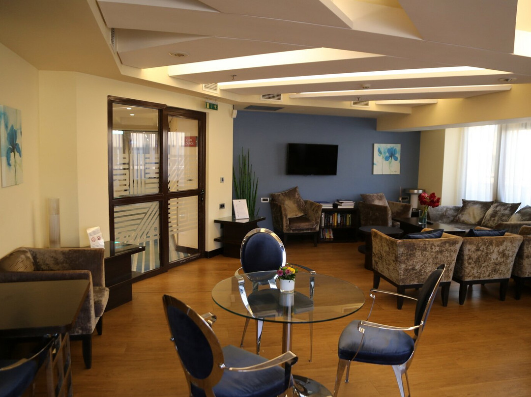 雅典中心皇冠假日酒店主图