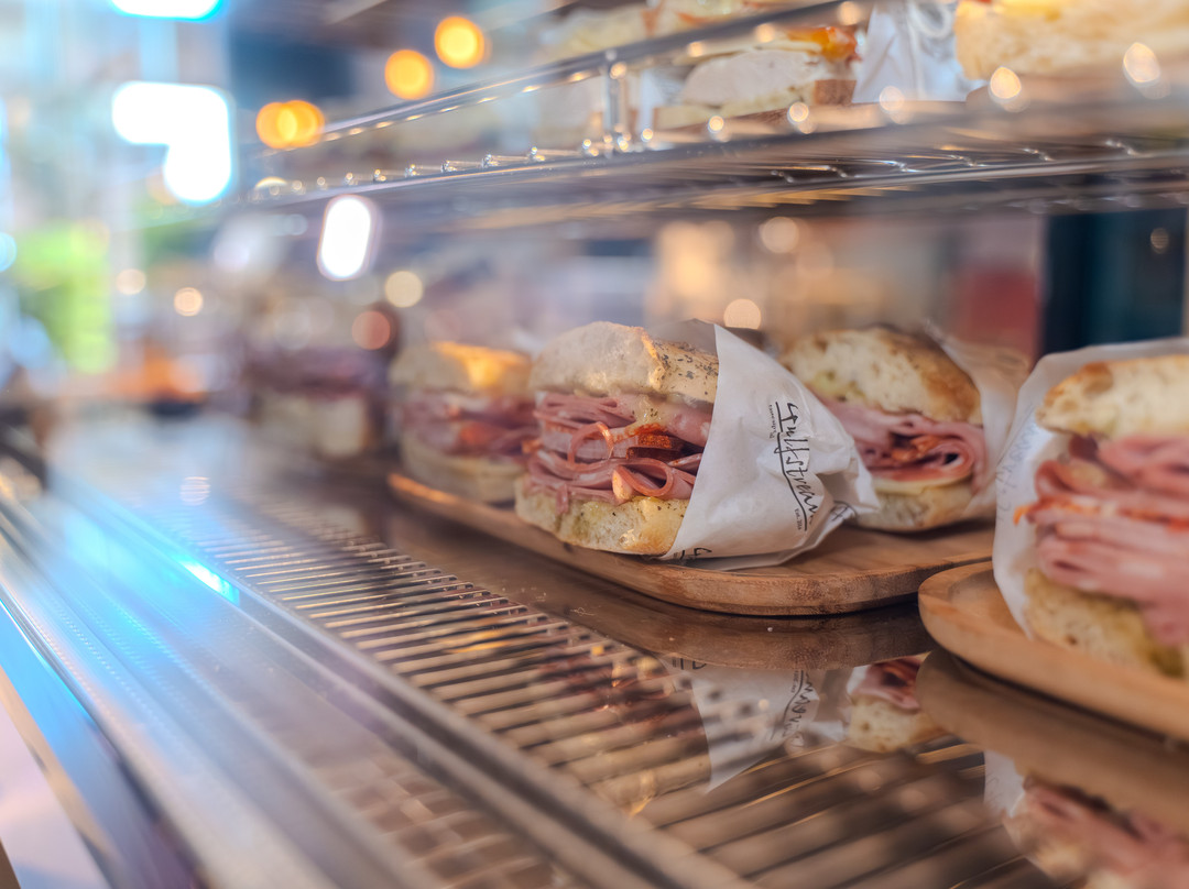 Cafe Quattro And Bistro