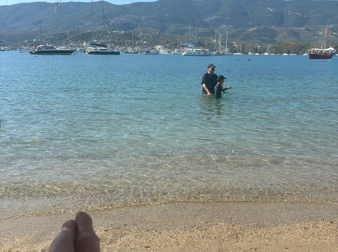 Mikro Neorio Bay-Poros必去景点