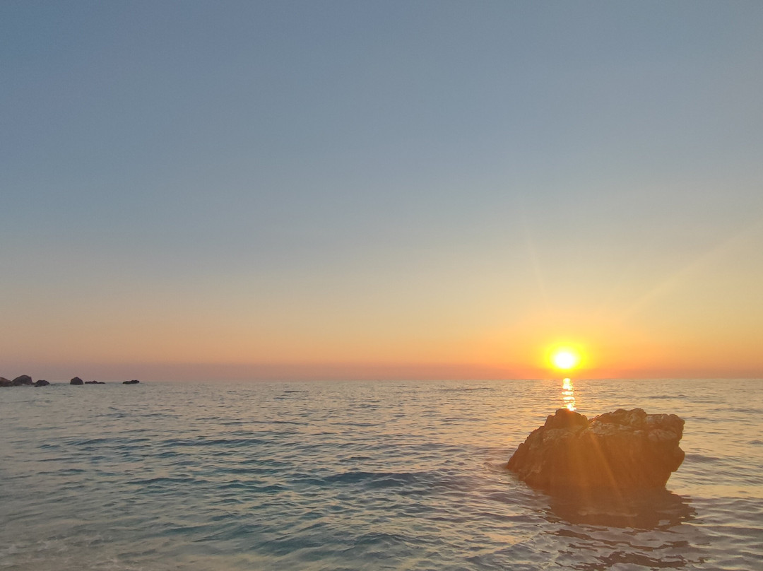 Avali Beach-Kalamitsi必去景点
