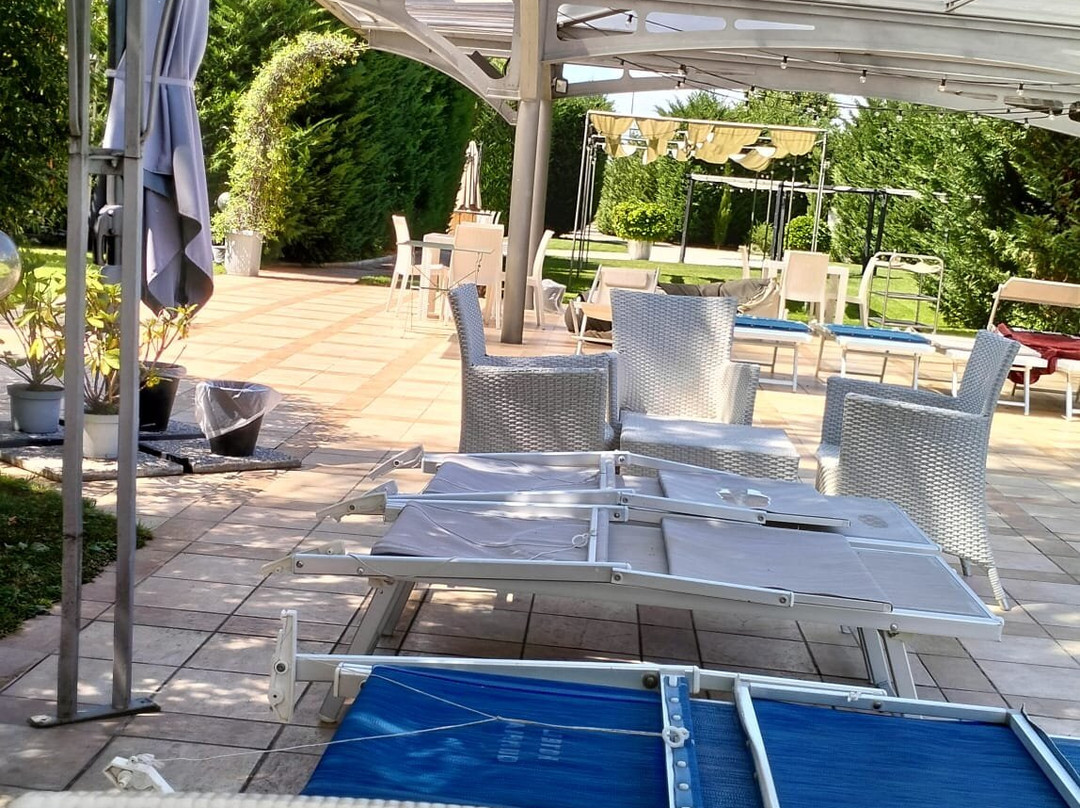 奥林匹亚酒店主图