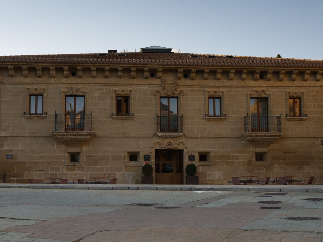 萨马涅戈宫酒店主图