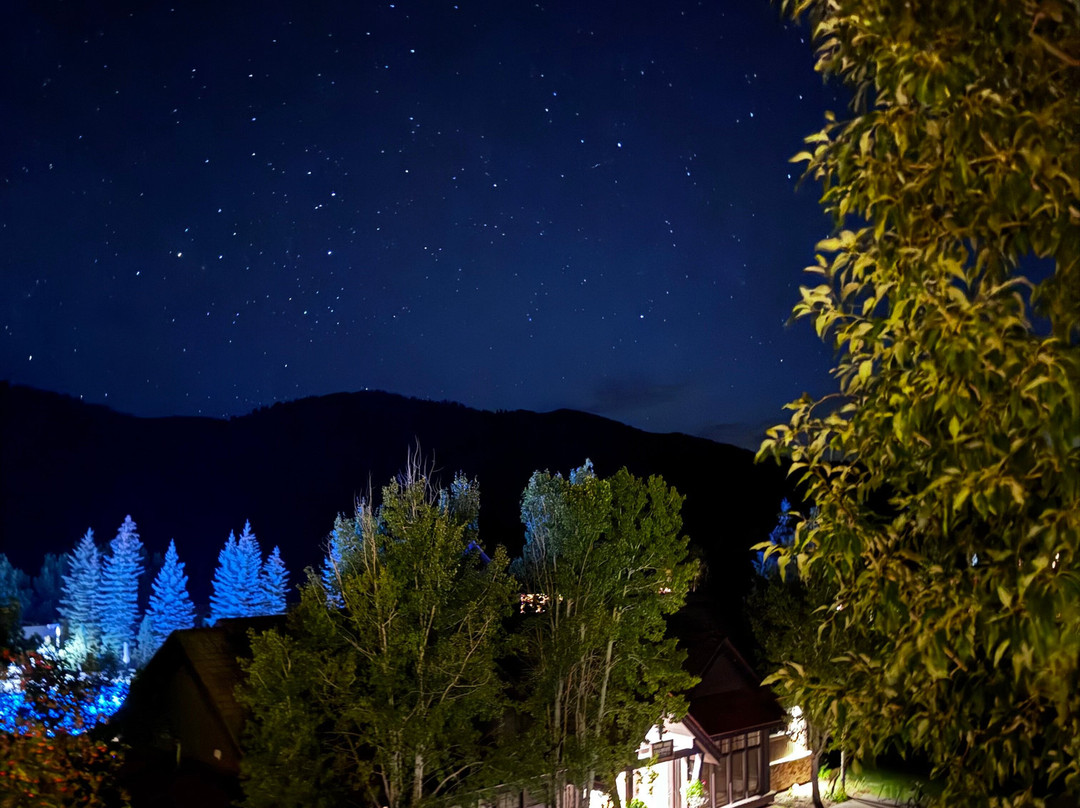 提顿温泉Spa酒店主图