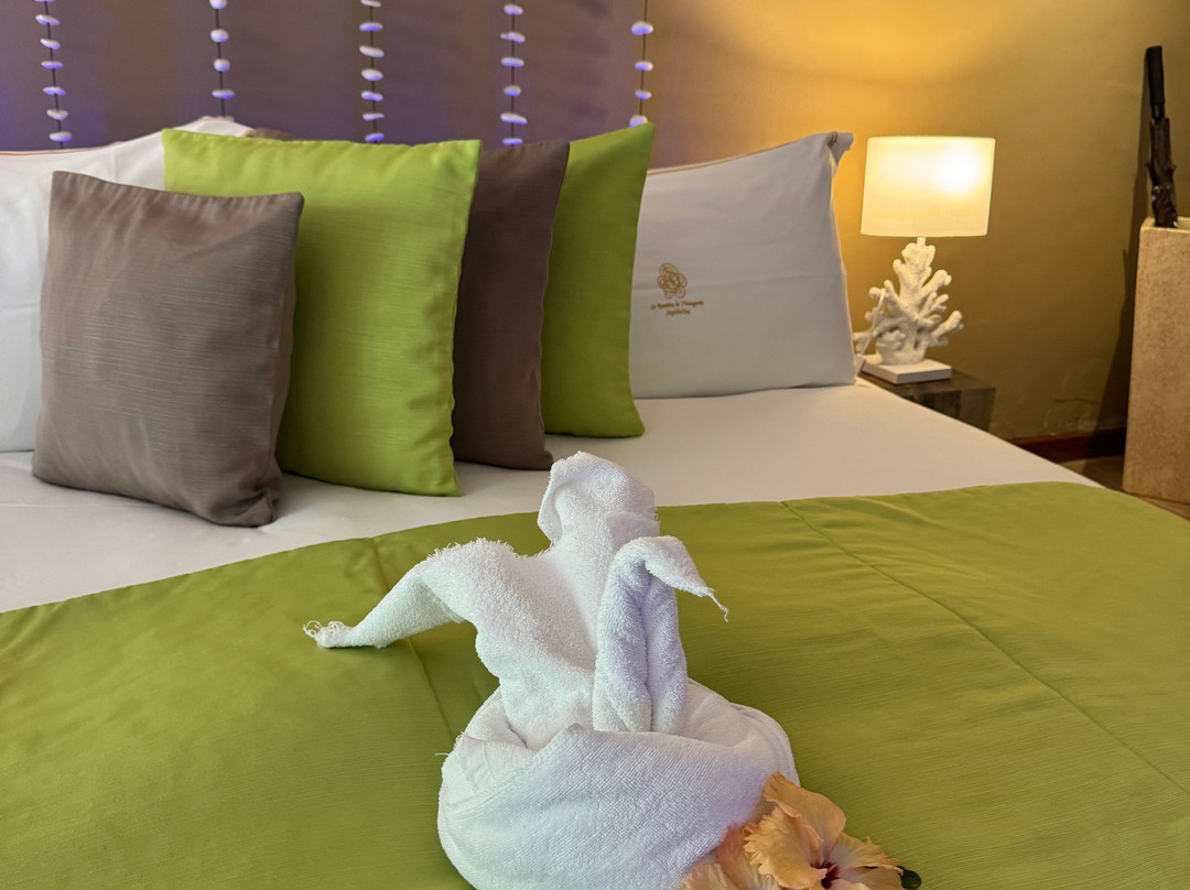 乐德麦尼得劳昂吉瑞尔度假村和Spa主图